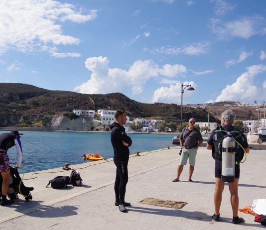 Υποβρύχιοι καθαρισμοί σε Ψάθη και Αγιο Μηνά